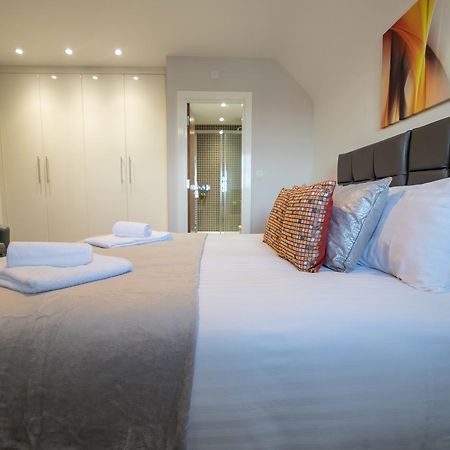 Helios Court Penthouse Serviced Apartment By Ferndale Мейденхед Экстерьер фото
