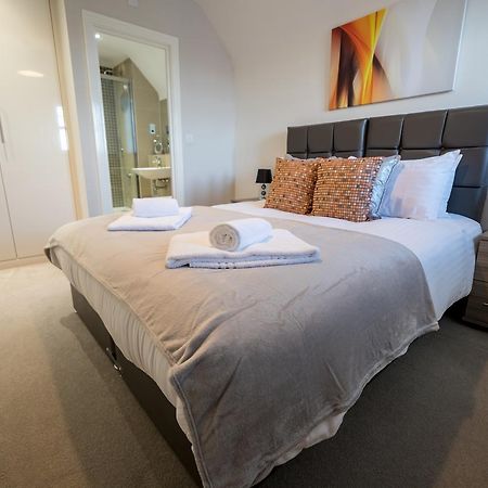 Helios Court Penthouse Serviced Apartment By Ferndale Мейденхед Экстерьер фото