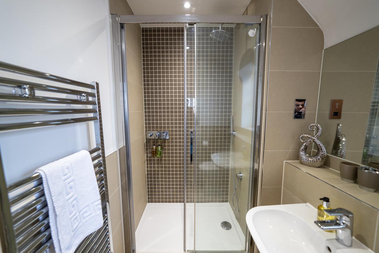 Helios Court Penthouse Serviced Apartment By Ferndale Мейденхед Экстерьер фото
