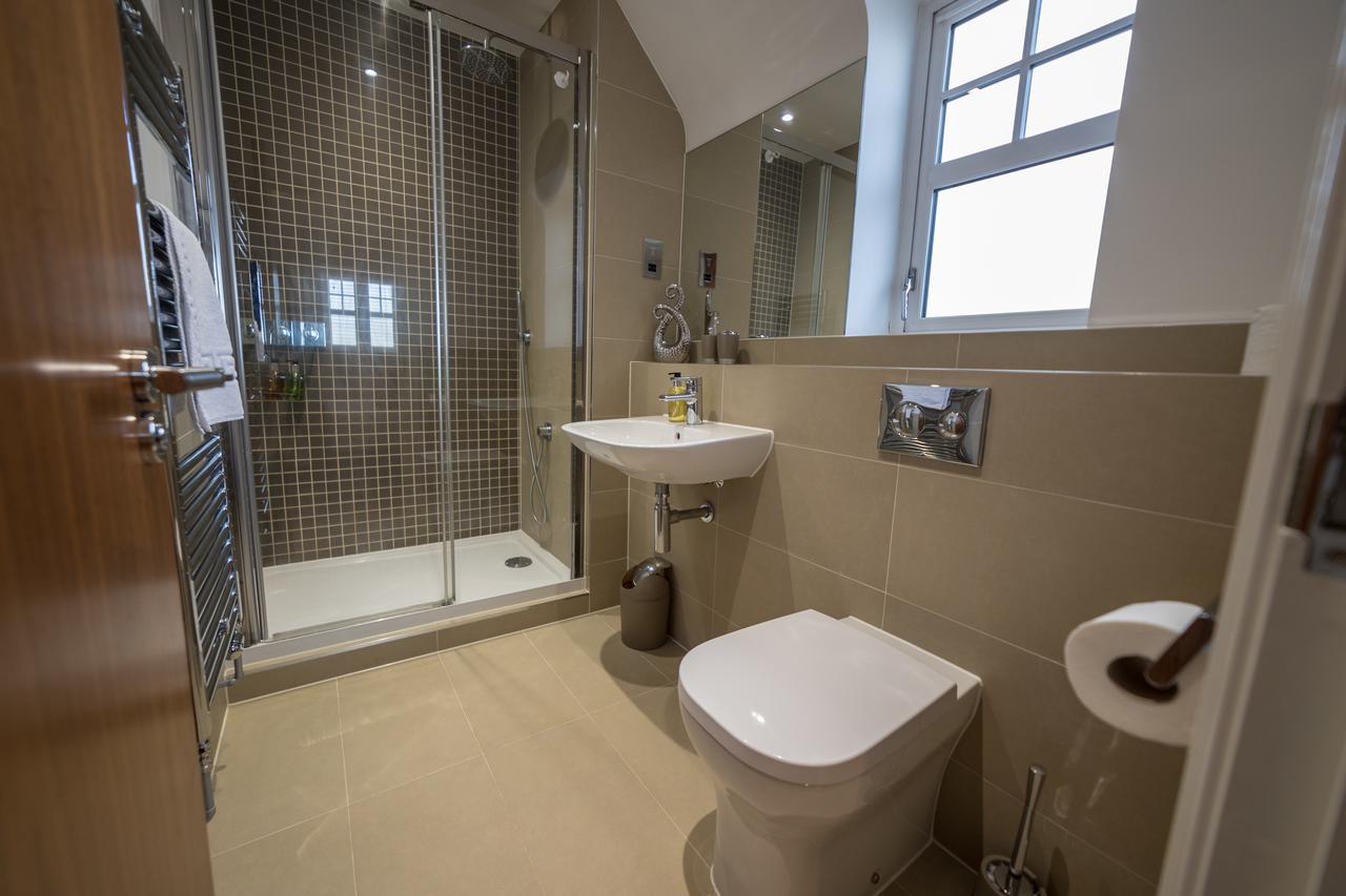 Helios Court Penthouse Serviced Apartment By Ferndale Мейденхед Экстерьер фото
