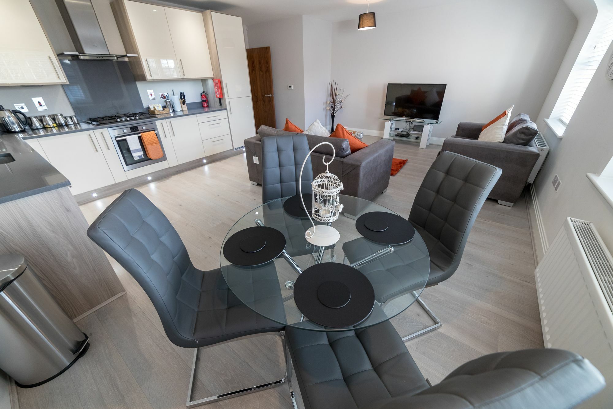 Helios Court Penthouse Serviced Apartment By Ferndale Мейденхед Экстерьер фото