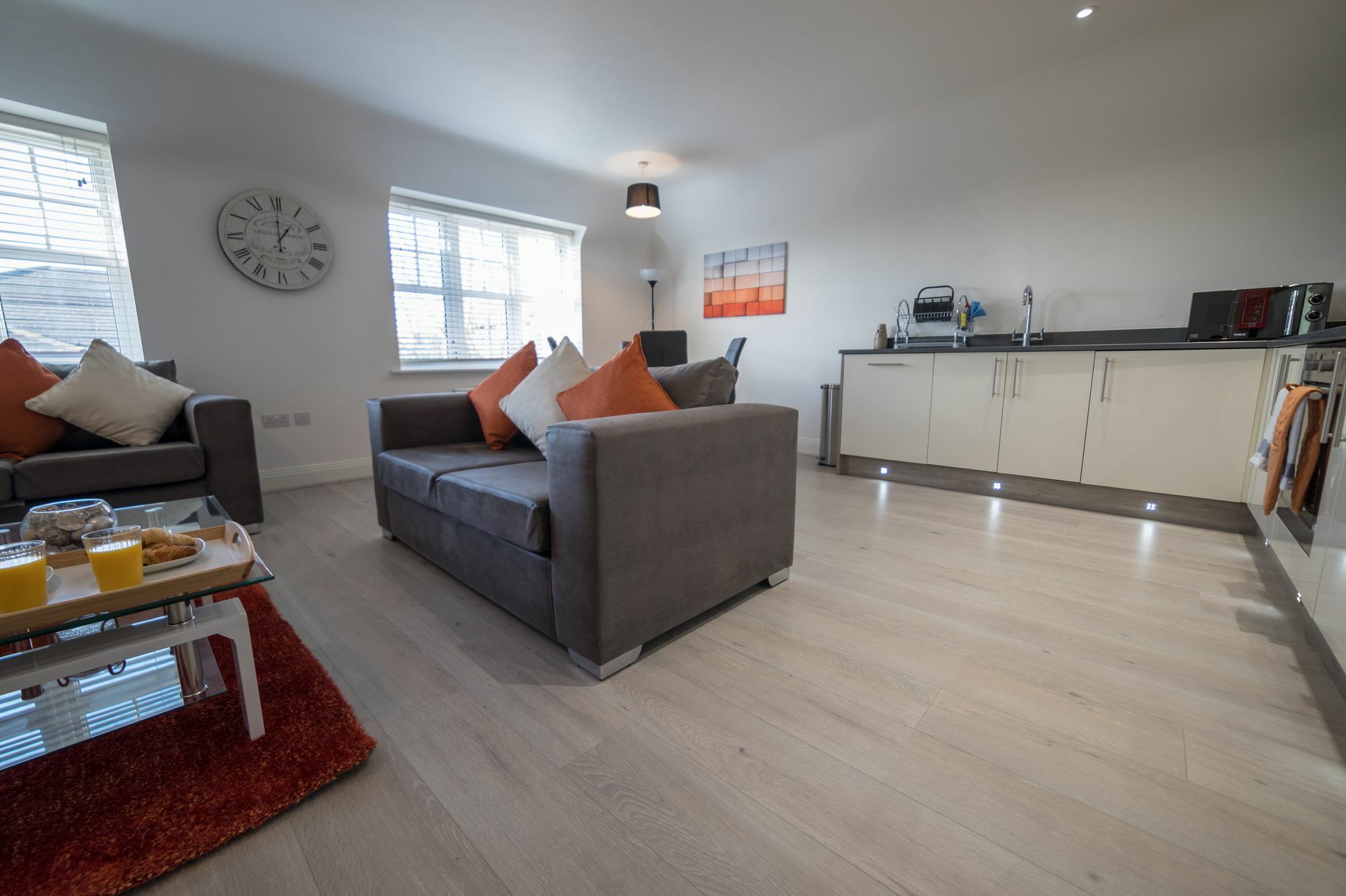 Helios Court Penthouse Serviced Apartment By Ferndale Мейденхед Экстерьер фото